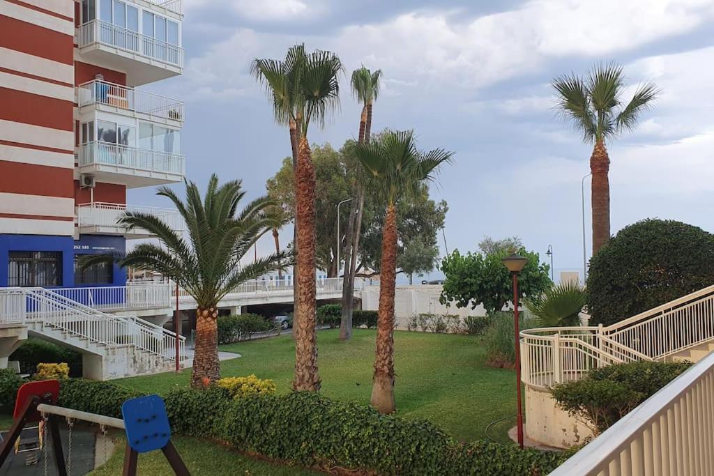 Fully-Equipped, Ideal Beach-Front Apartment Benicassim Exterior photo